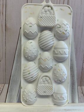 Silicone Shaped Candy Mold Chocolate Gummy Ice Easter Eggs Basket 12 Cavity NEW